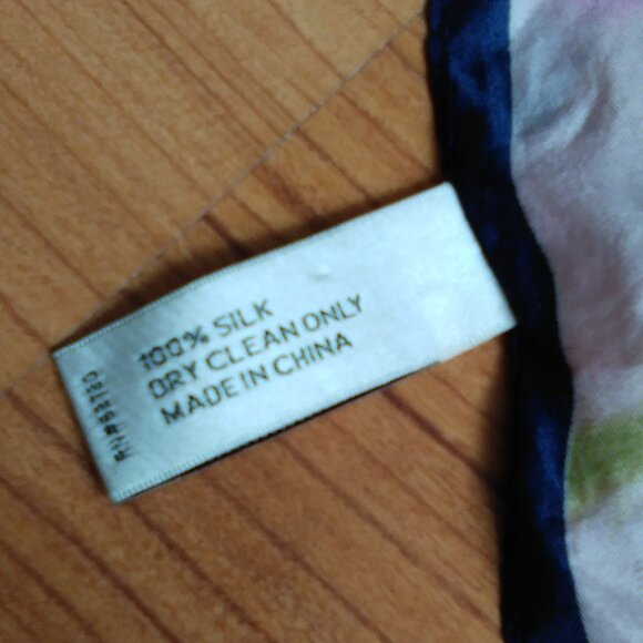 100% Silk ADRIENNE LANDAU Scarf - Picture 6 of 9